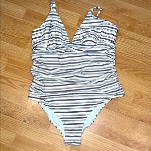 Cupshe Grey Black And White Striped One Piece Swimsuit Sz XL